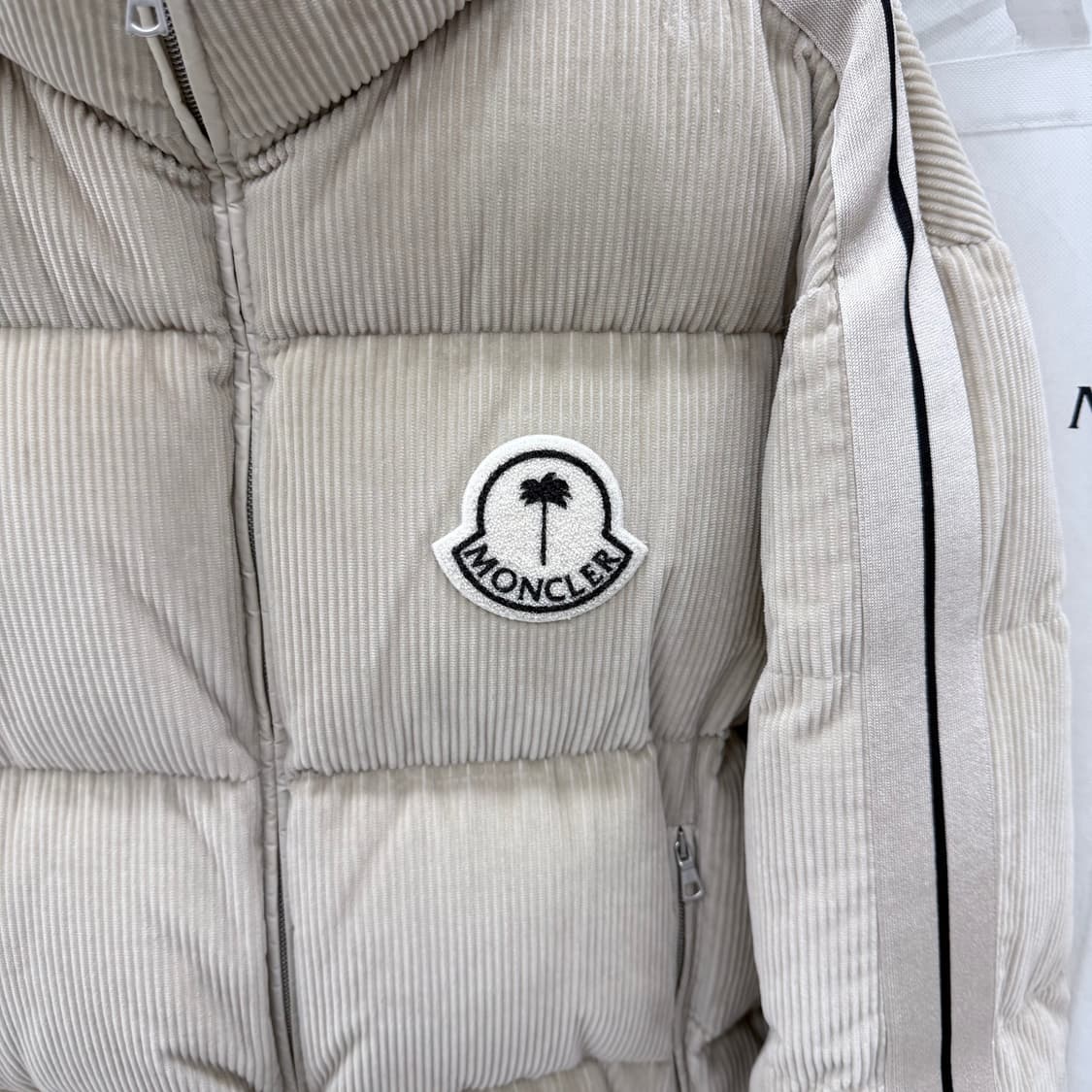 [S급/2] 24FW 몽클레어 x 팜엔젤스 아브롤호스 코듀로이 패딩자켓 상품이미지2