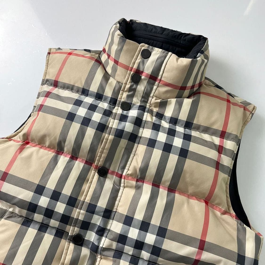 버버리 리버시블 덕다운 패딩 조끼 PR1539 상품이미지2
