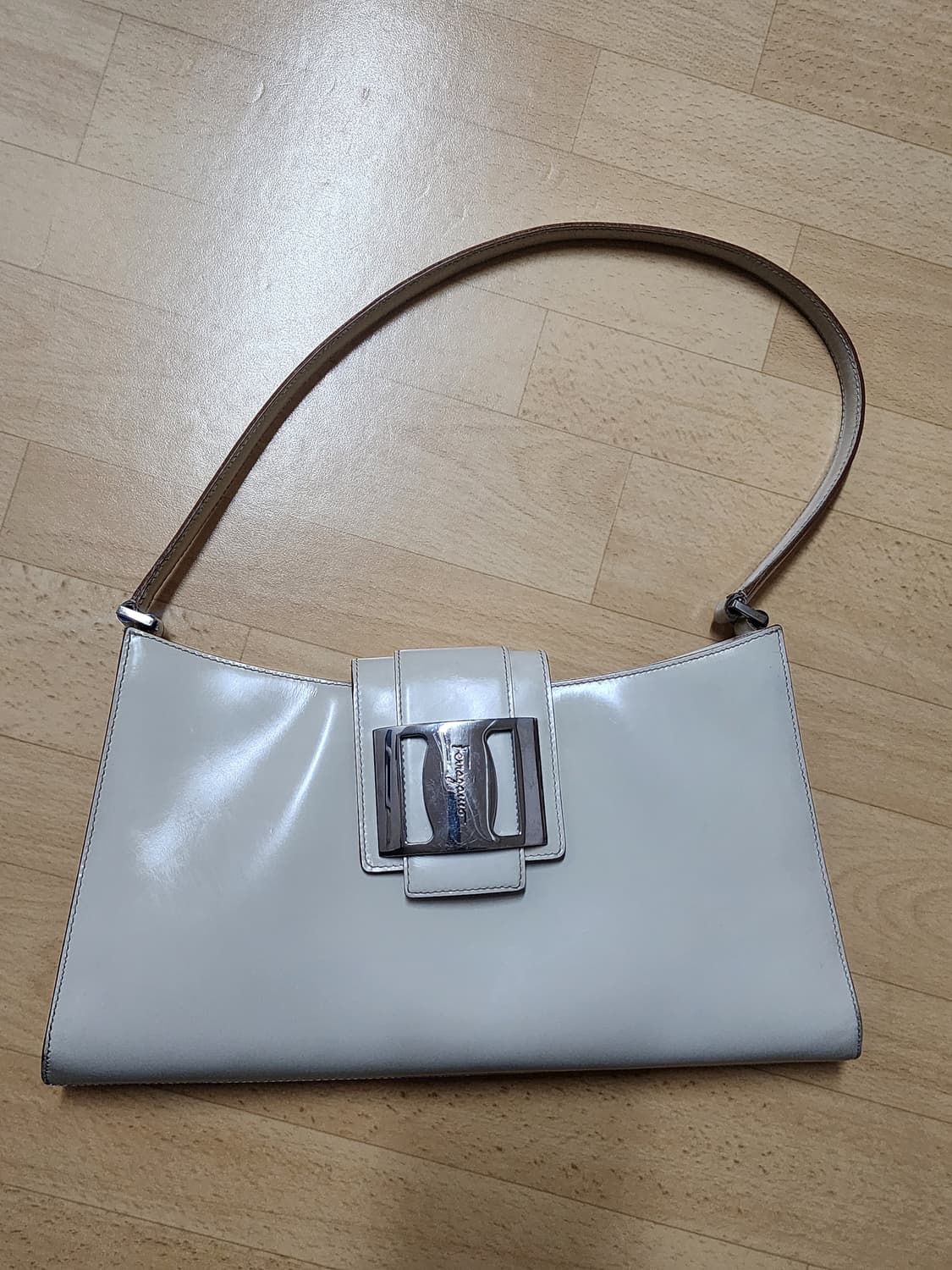 정품) 페라가모 간치니 호보백 숄더백 상품이미지5