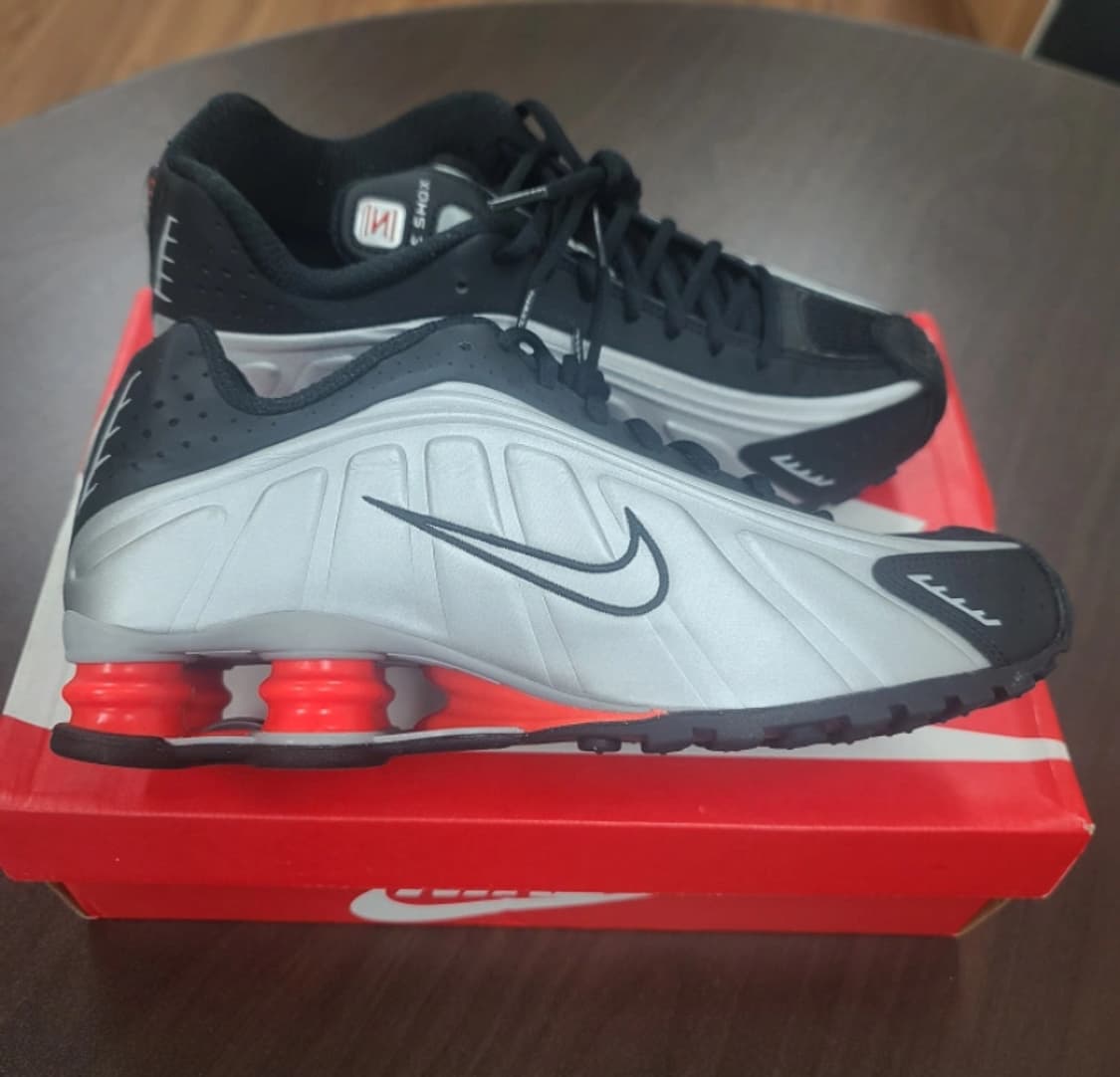 나이키 샥스 메탈릭실버 사이즈 260 상품이미지1