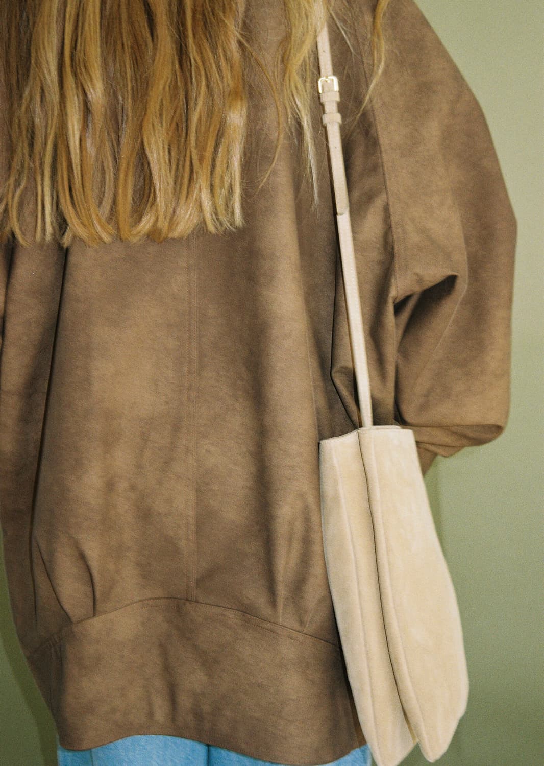 (새상품) Gus Bag Dune Beige 상품이미지4