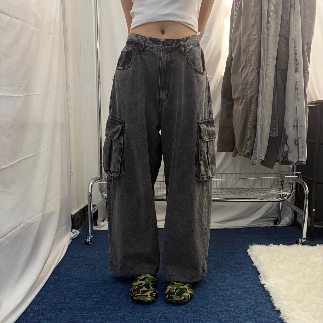 워시드 블랙 데님 카고 팬츠 상품이미지1