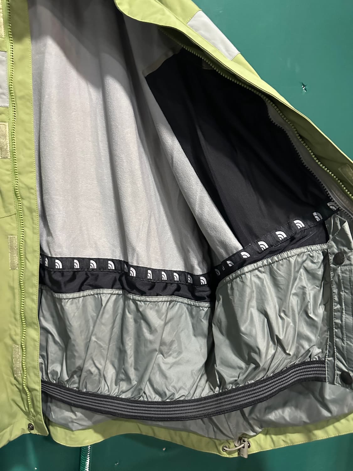 노스페이스 하이벤트 바람막이 올리브 110사이즈 상품이미지5