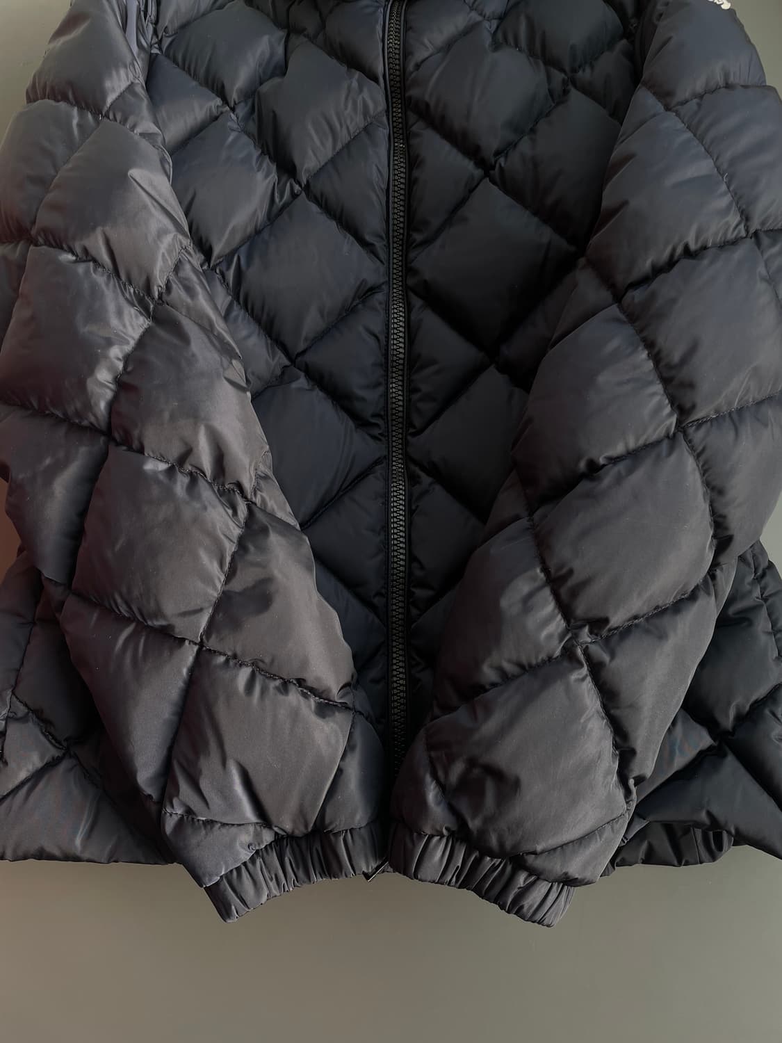 [1] 몽클레어 메스닐 여성 퀼팅 후드 숏패딩 자켓 상품이미지6