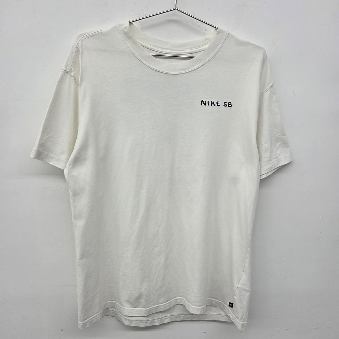 나이키 SB 반팔 티셔츠 화이트 남L 상품이미지2