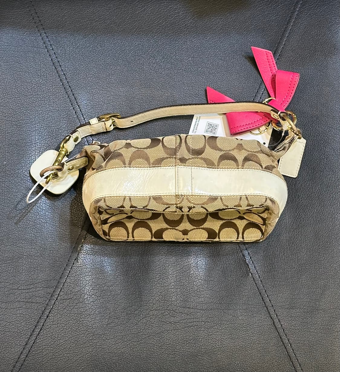 COACH 코치 핑크리본 미니 토트백 상품이미지3