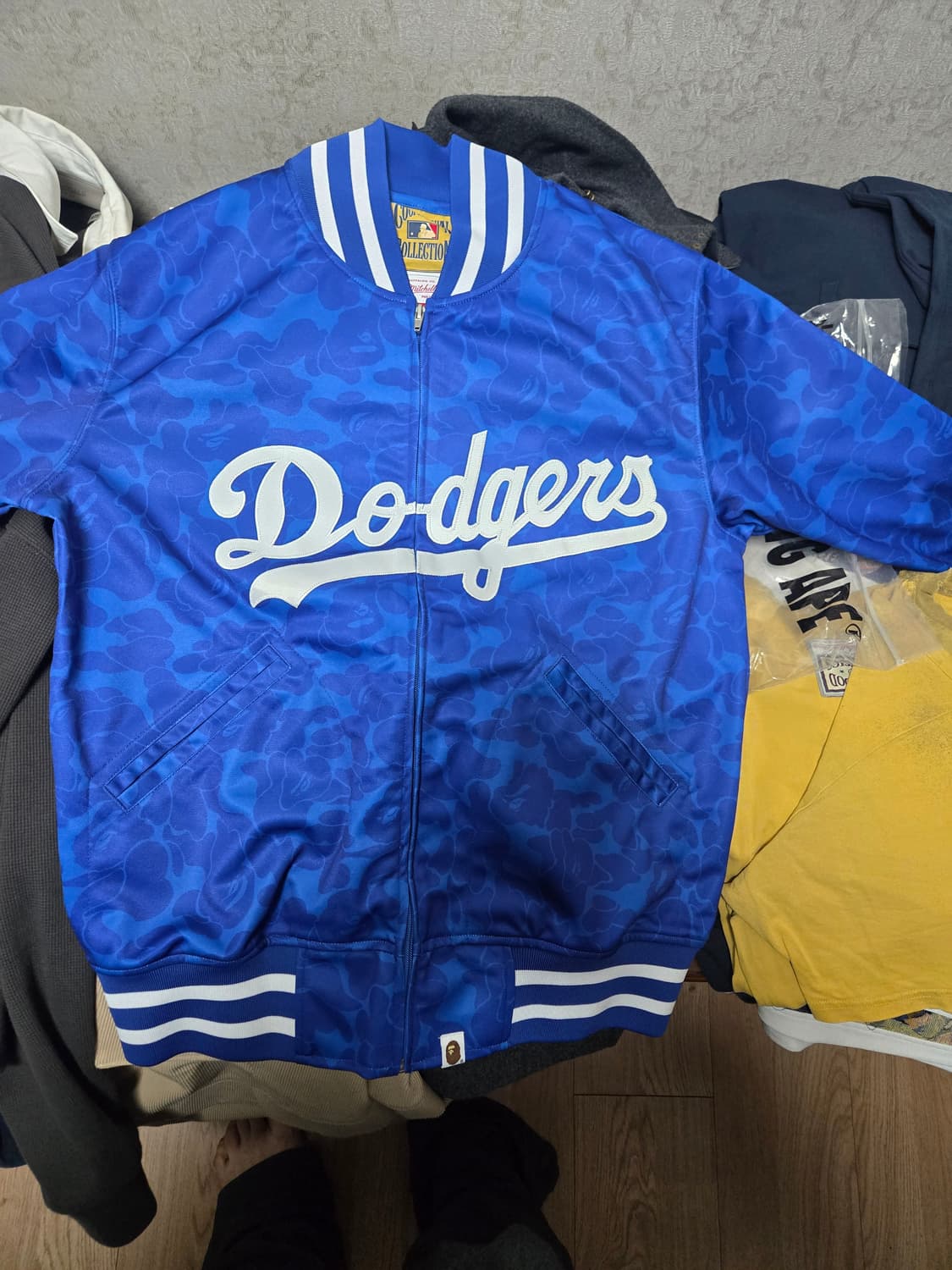 BAPE x Mitchell & Ness Dodgers Jacket XL 상품이미지1