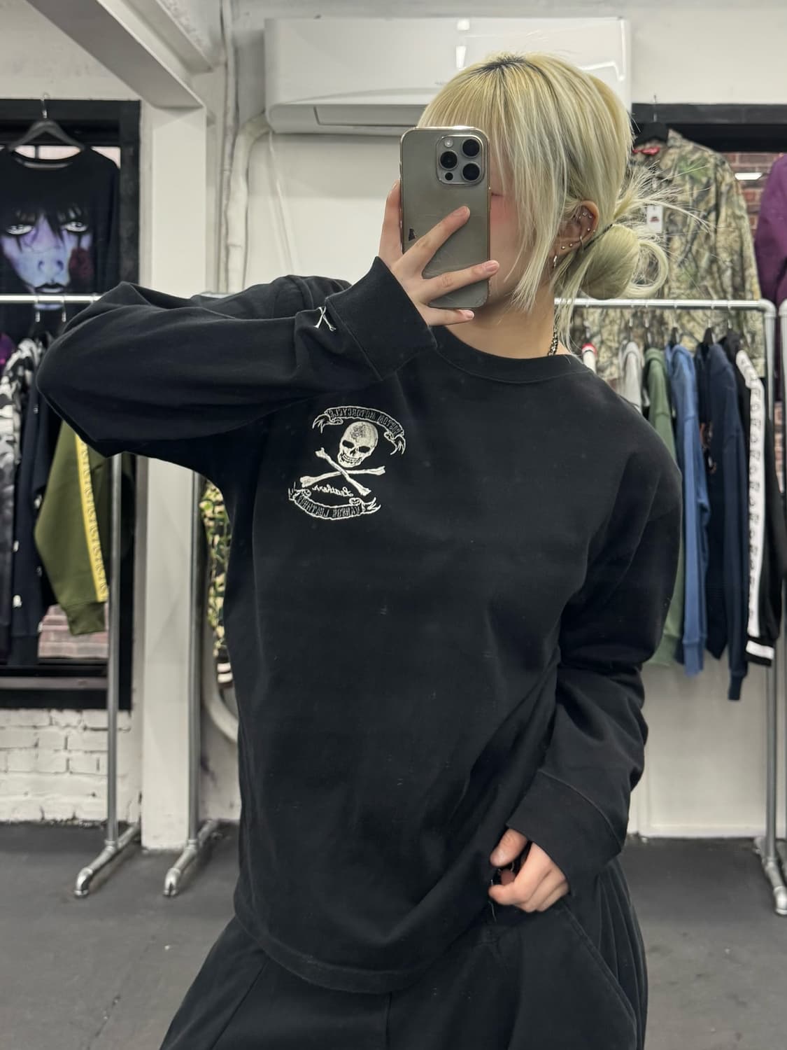 밴슨 레더 큐빅 스컬 롱슬리브 상품이미지3