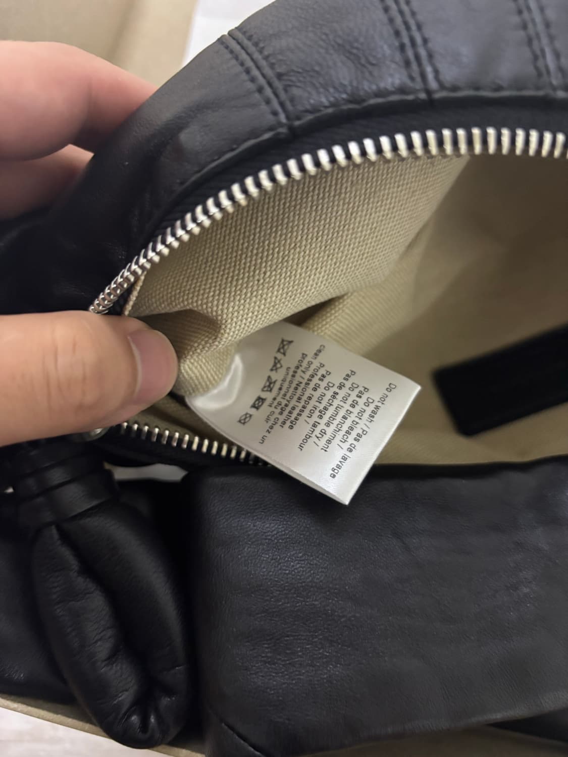 [S] 르메르 크루아상백 나파 레더 블랙 상품이미지6