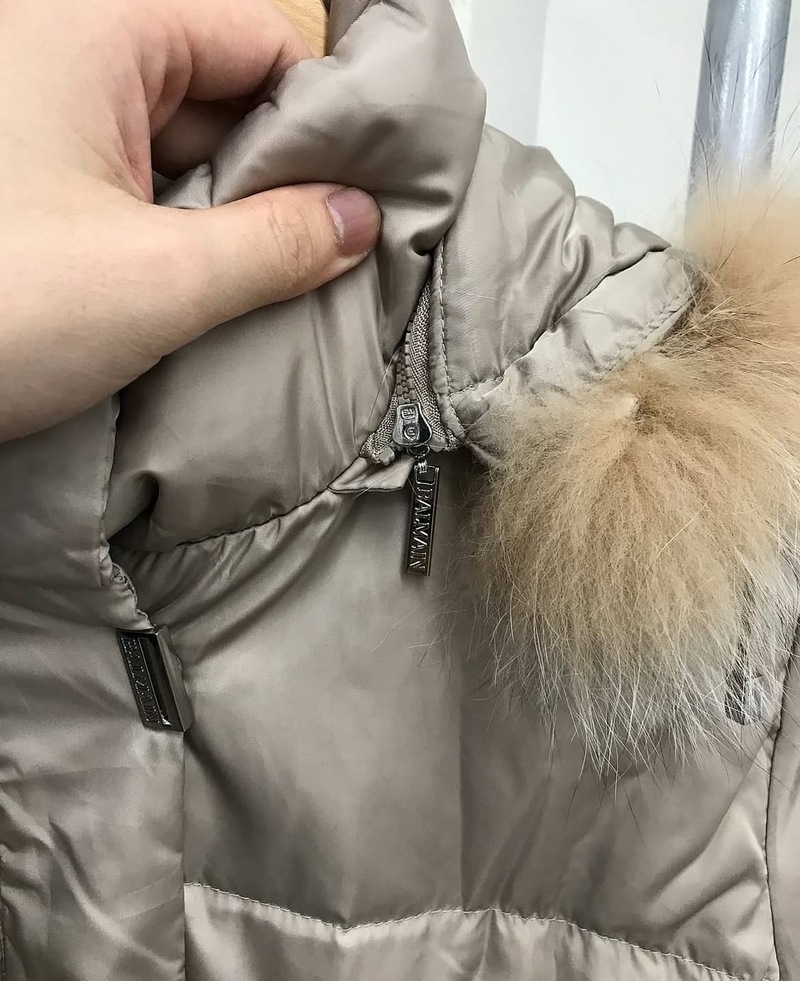 발망 은장 로고 후드 롱패딩 상품이미지4