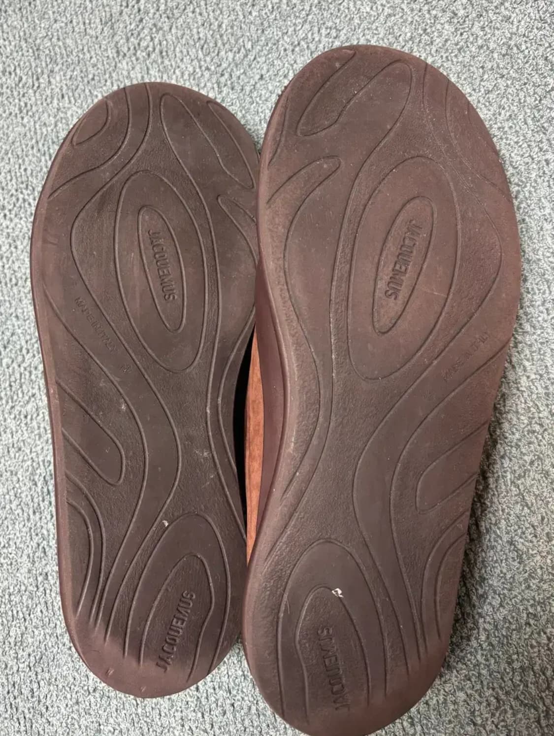 [43] 자크뮈스 Jacuemus 스웨이드 뮬 클로그 팝니다 상품이미지6