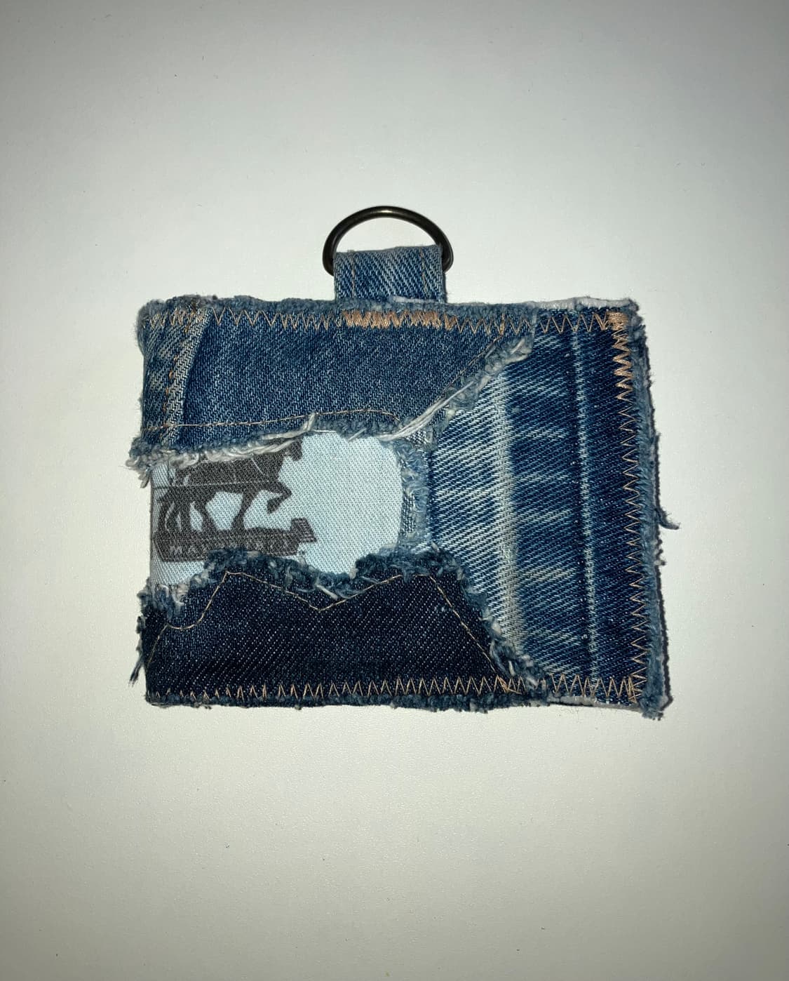 Tot0_ [Levis hidden label half wallet] 상품이미지1