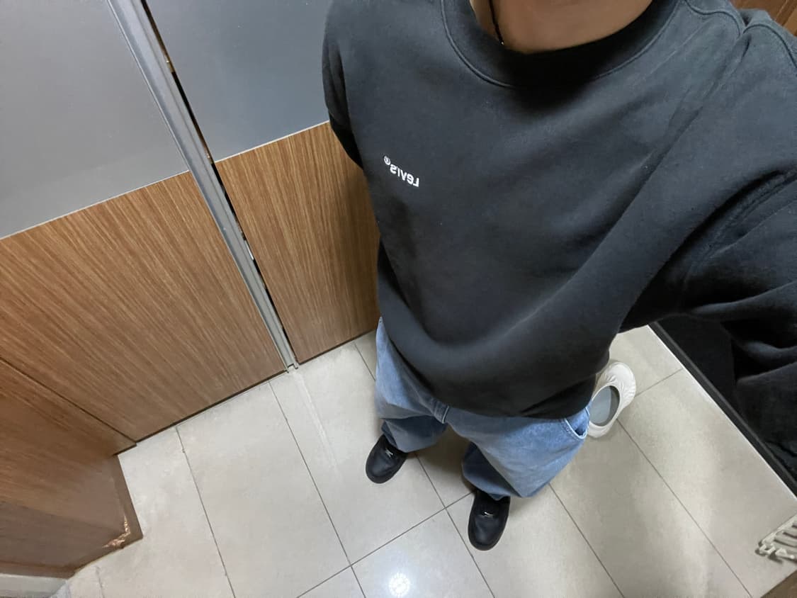 리비이스 맨투맨 상품이미지1