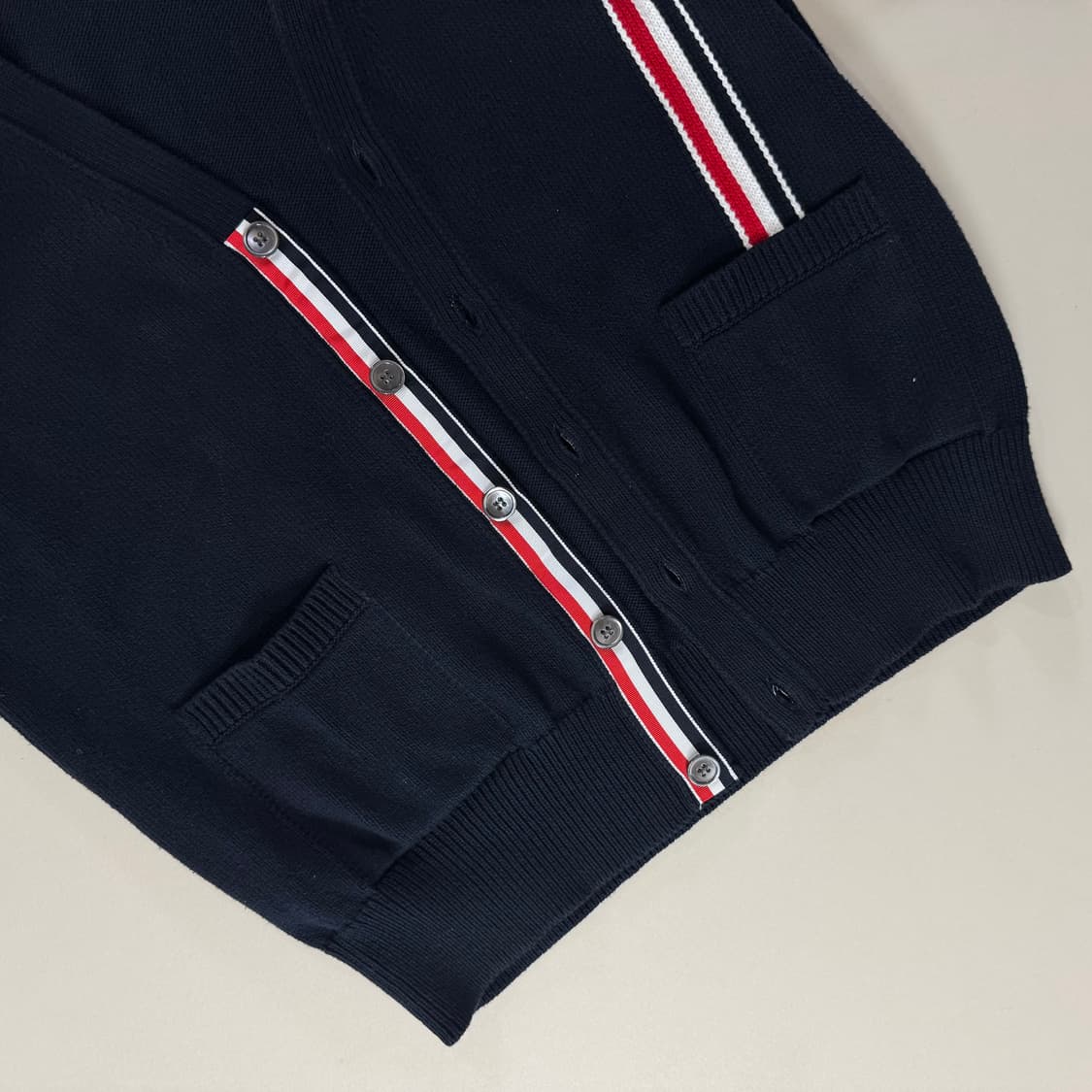 [3/당일출고]톰브라운 인타르시아 가디건 상품이미지7