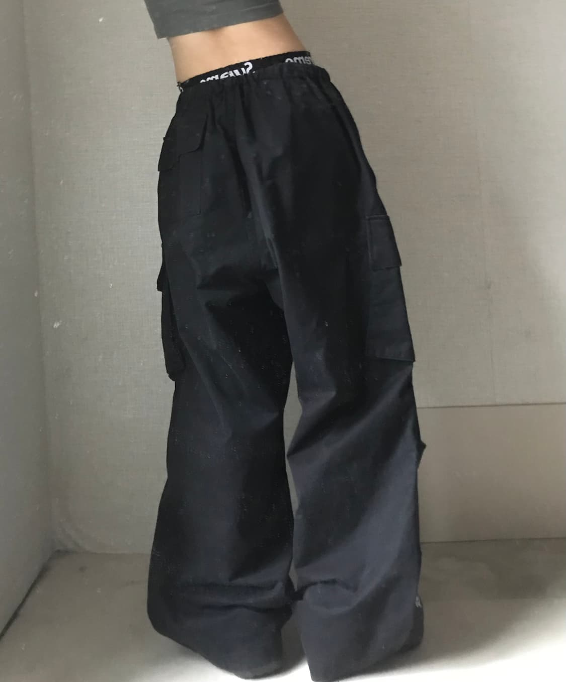 블랙 와이드핏 카고팬츠 상품이미지2