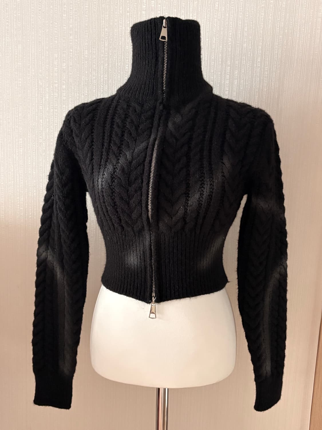 투웨이 지퍼 블랙 크롭 니트 상품이미지3