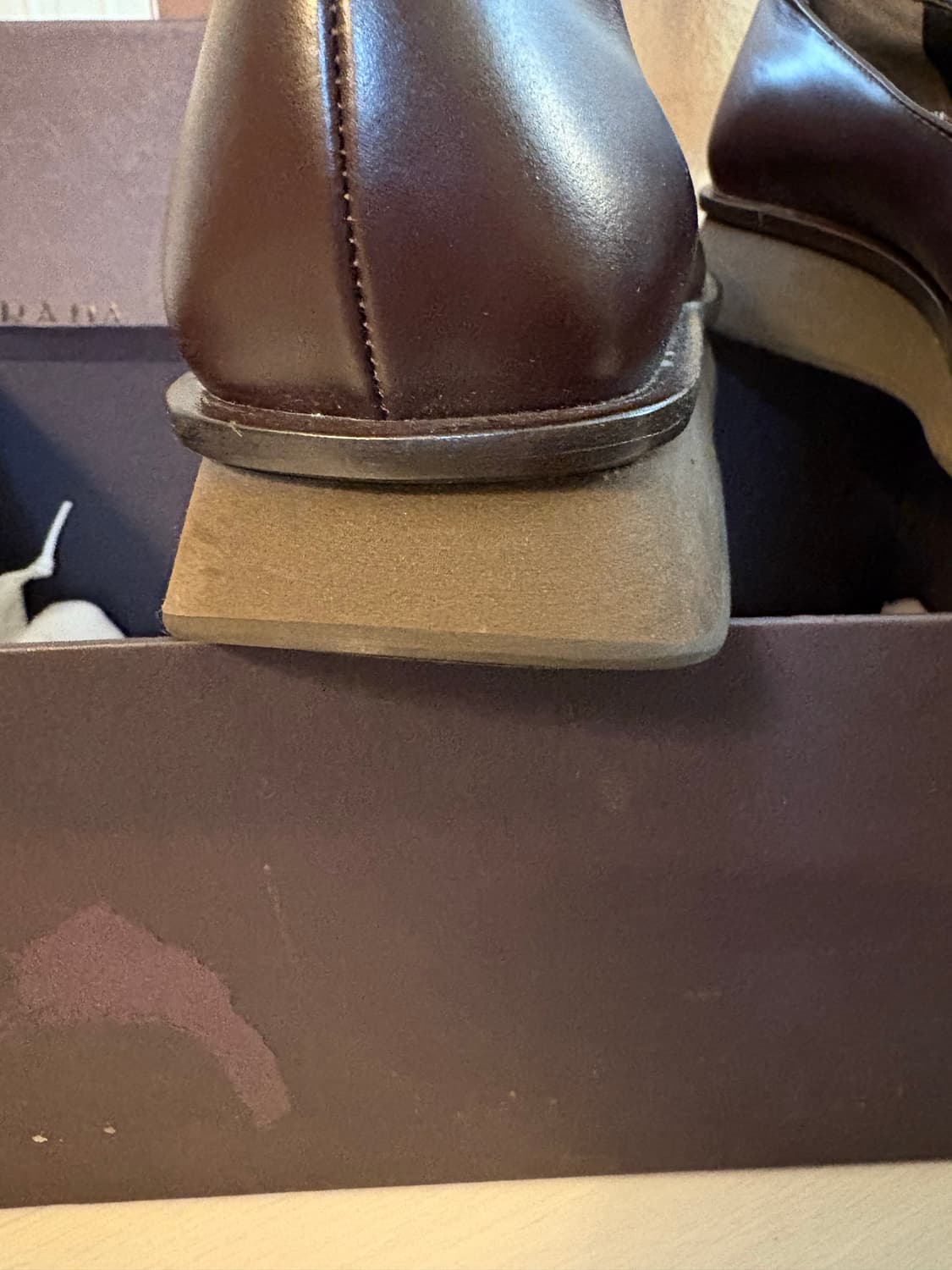 프라다 플랫폼 로퍼 브라운 상품이미지4