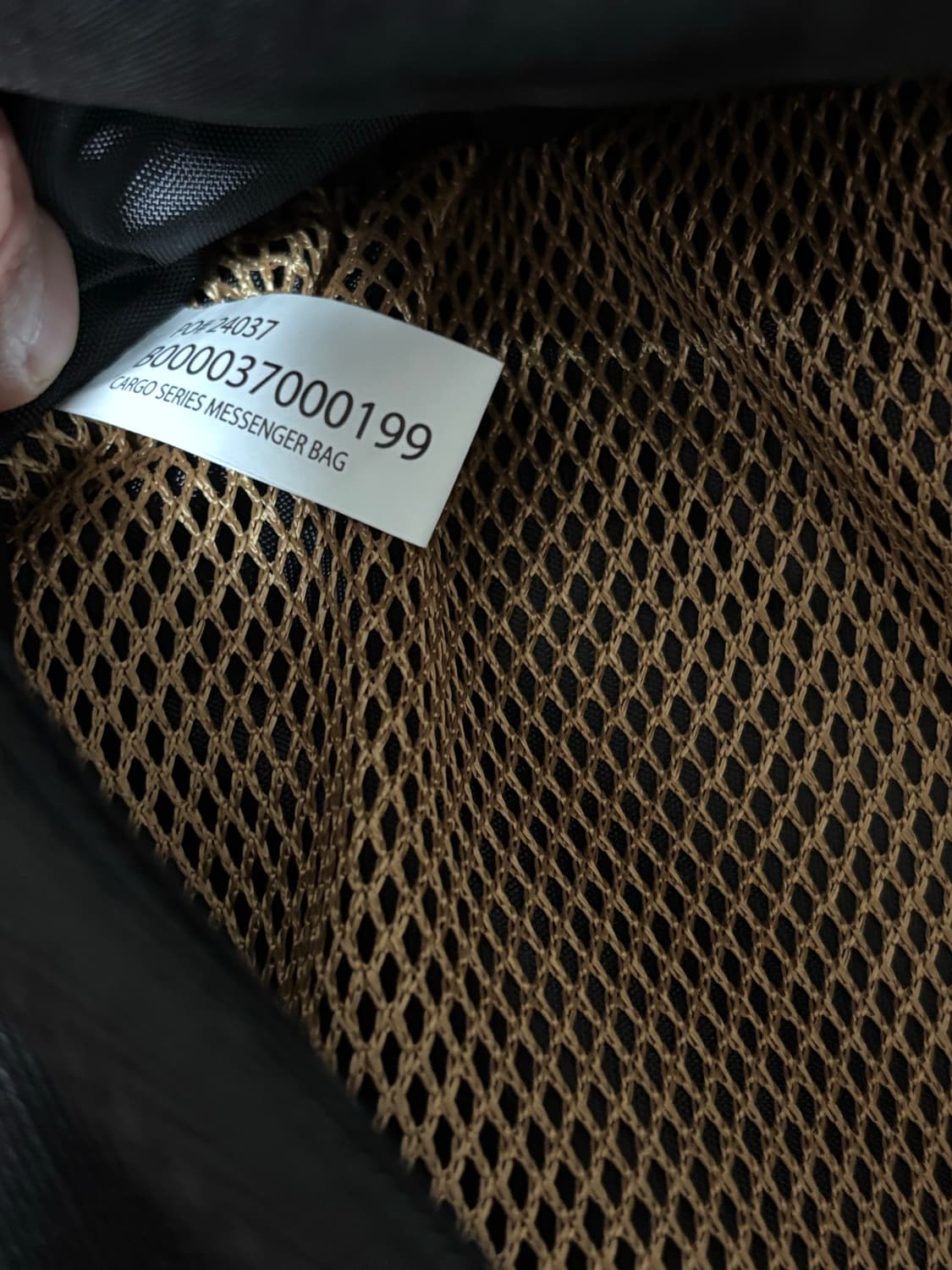 칼하트 카고 메신저백 B0000370-00199 팝니다. 상품이미지4