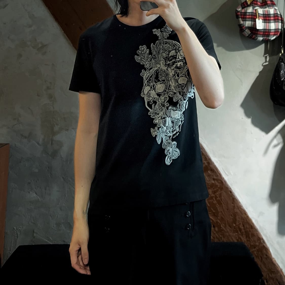 알렉산더 맥퀸 스컬 자수 티셔츠 상품이미지2