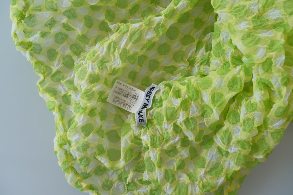 Wrinkled lime green dot top 상품이미지9