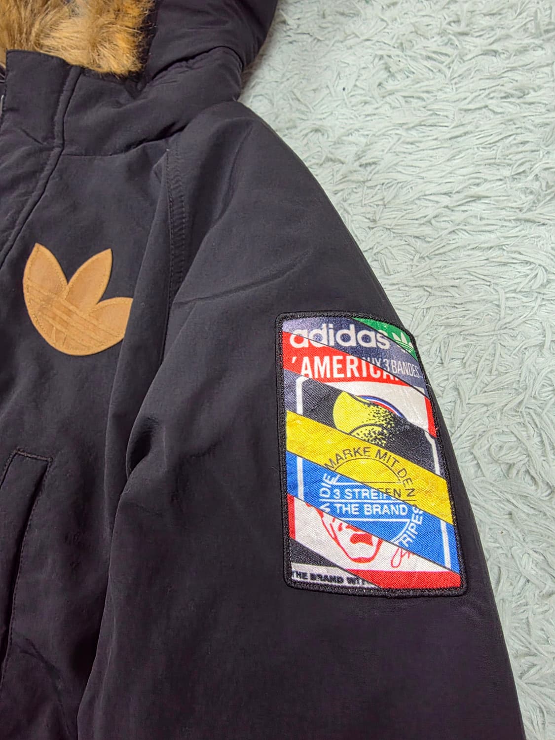 아디다스 남성 BADGE 다운자켓 100 상품이미지6