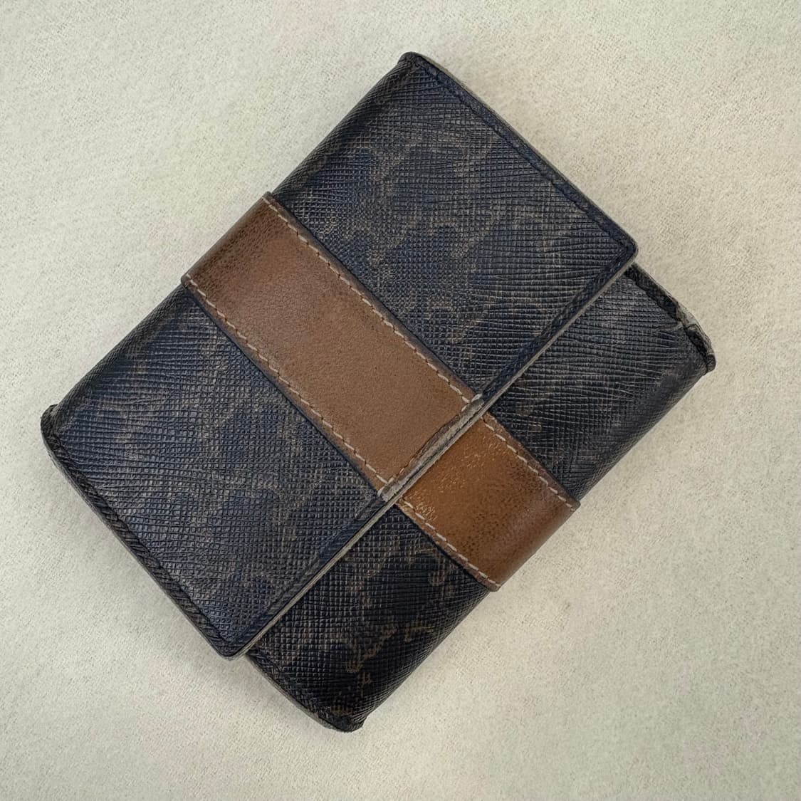 셀린느 메카담 트라이폴드 지갑 상품이미지1