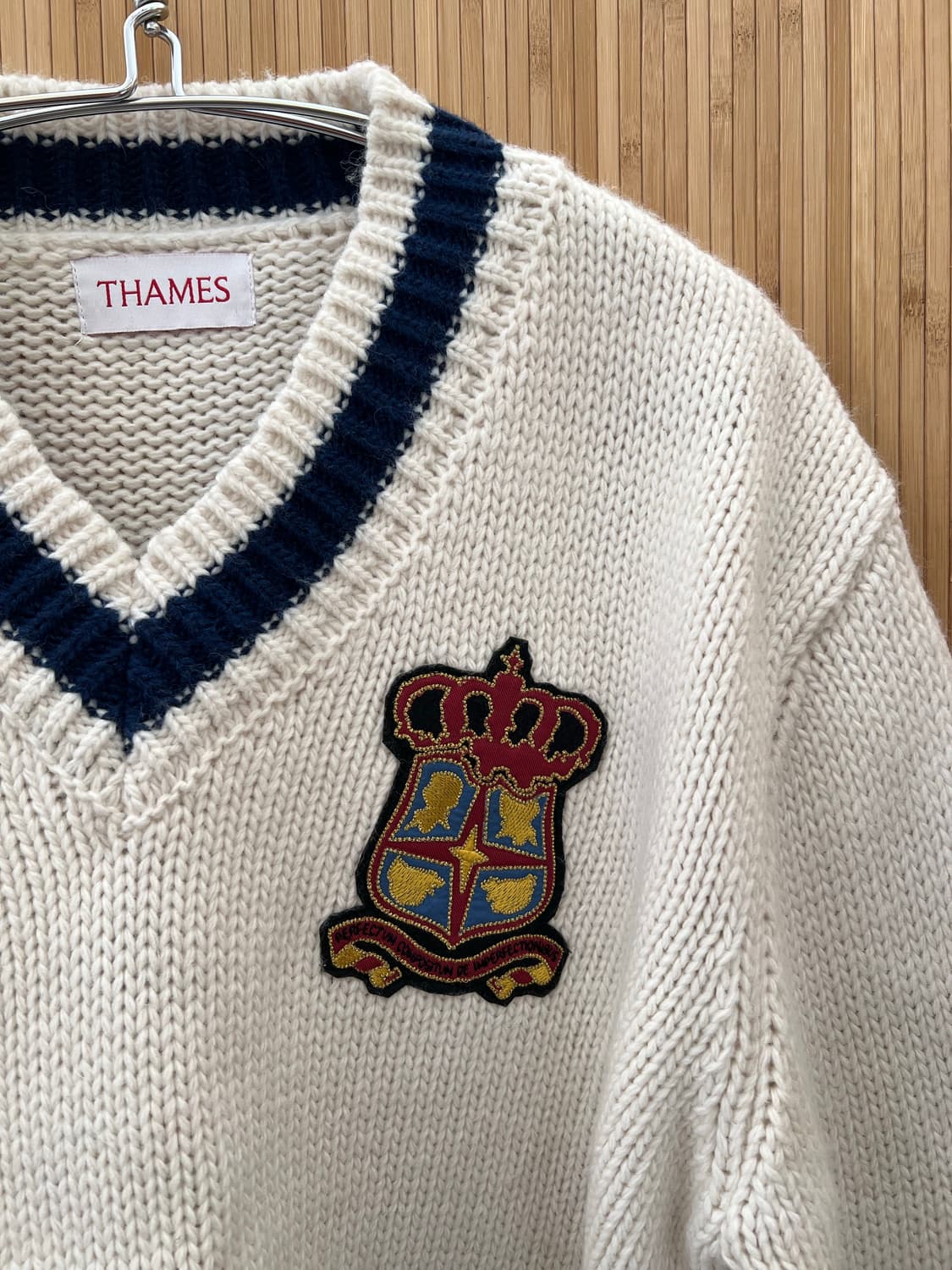 팔라스출신 디자이너 브랜드 THAMES 템즈 브이넥니트 M 판매 상품이미지2