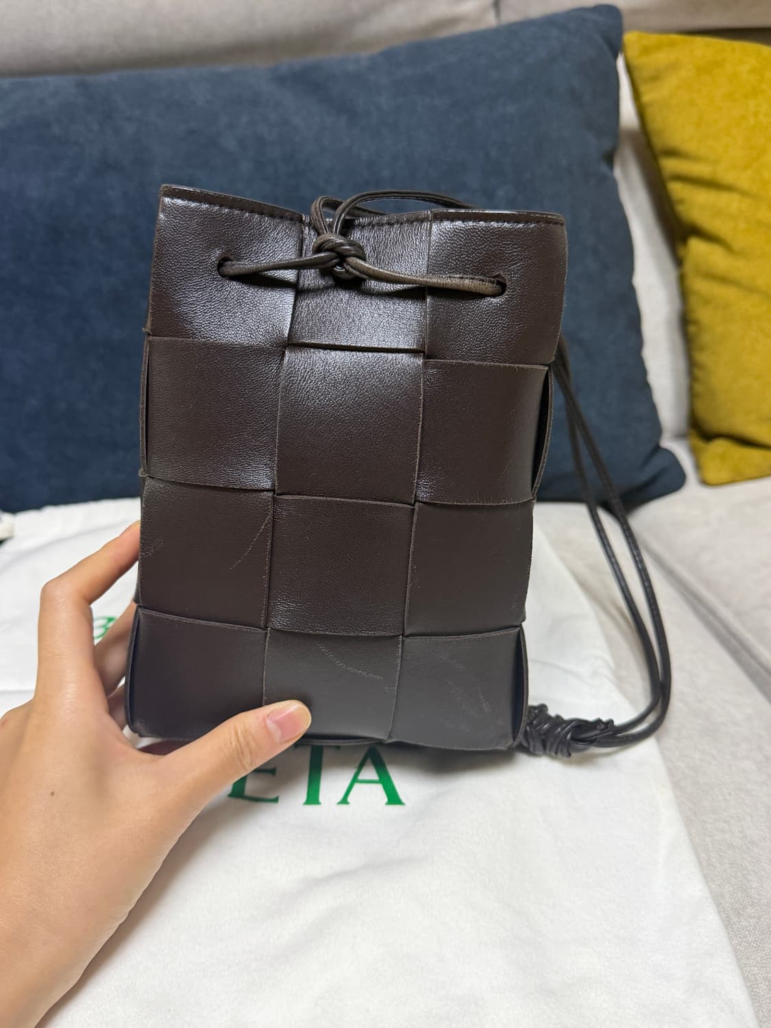 보테가베네타 카세트버킷백 폰단테 상품이미지4