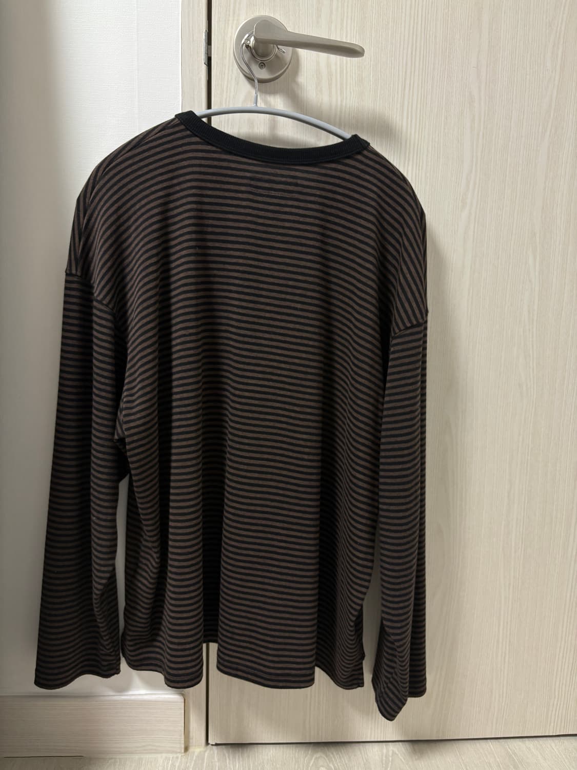 발루트 더스티 스트라이프 롱슬리브 1사이즈 상품이미지4