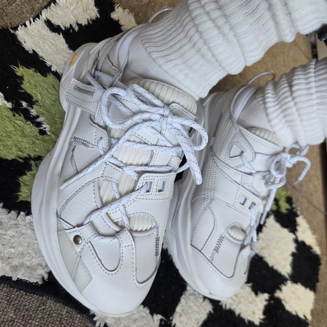 어더스 바트나 러너 화이트 상품이미지3