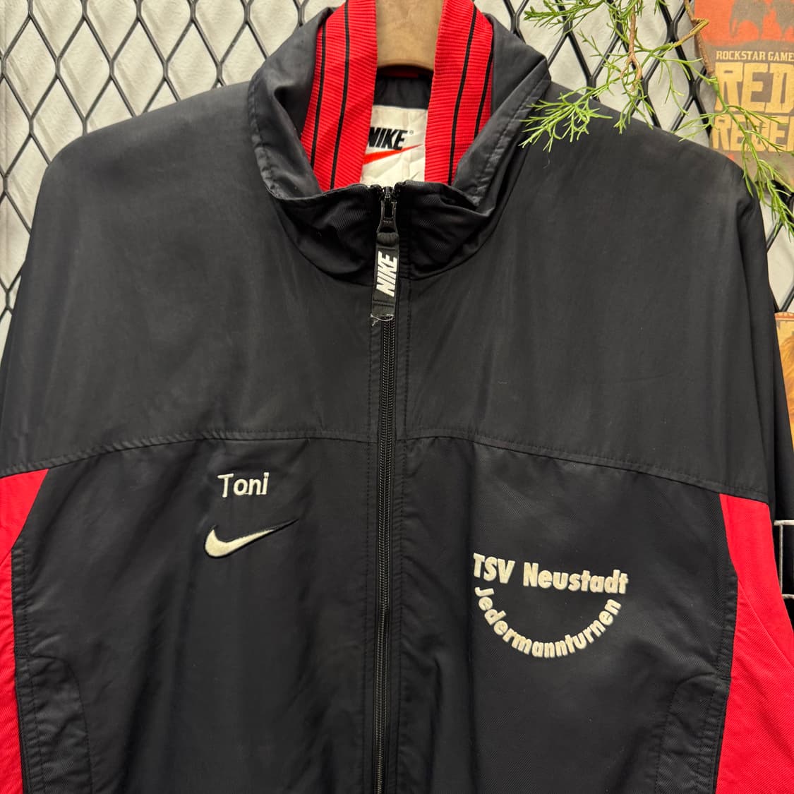 90s 나이키 올드스쿨 바람막이 후면 빅 스우시 포인트 레드 블랙 상품이미지3