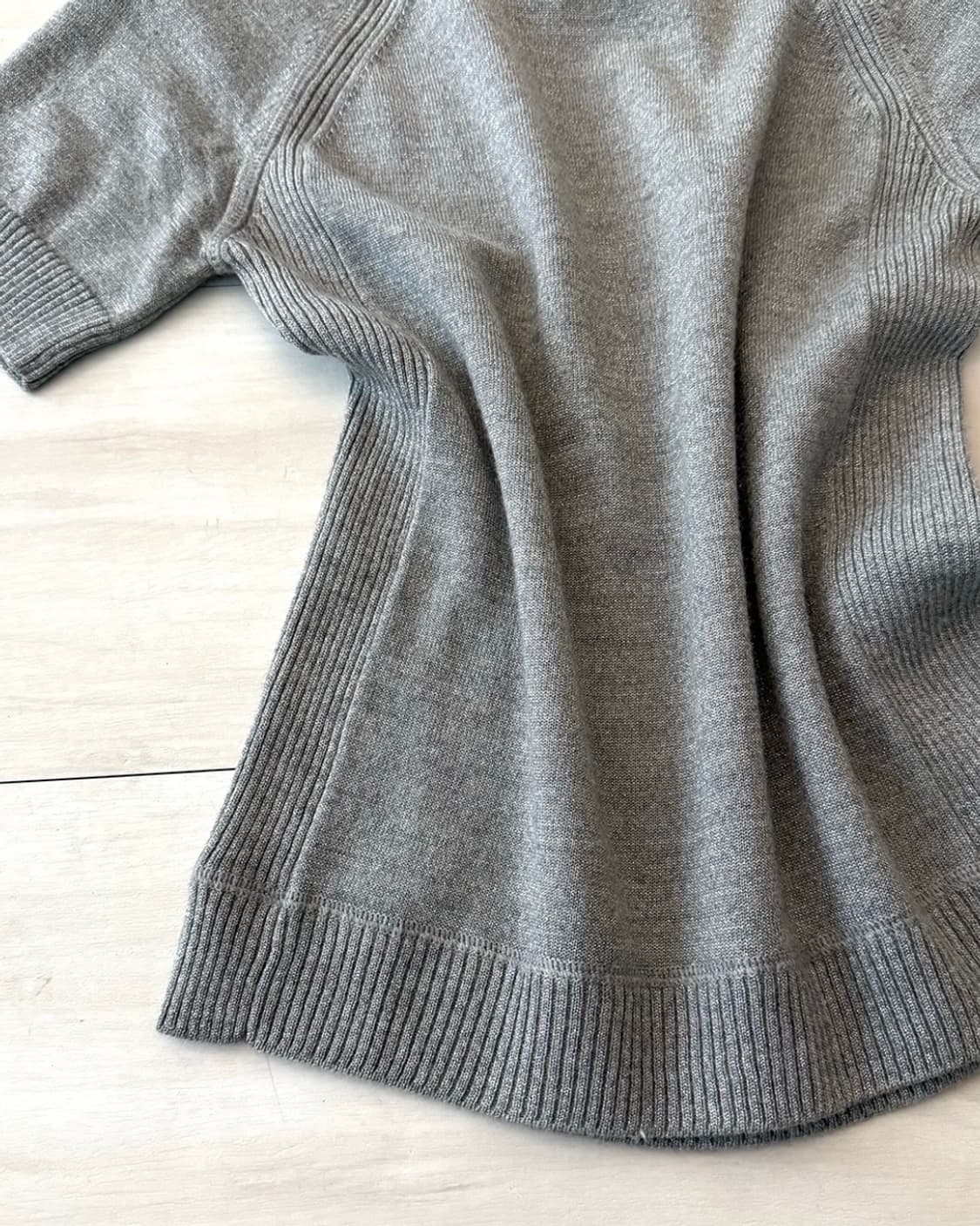 Courrèges Gray Shimmer Half Sleeve Knit 상품이미지9