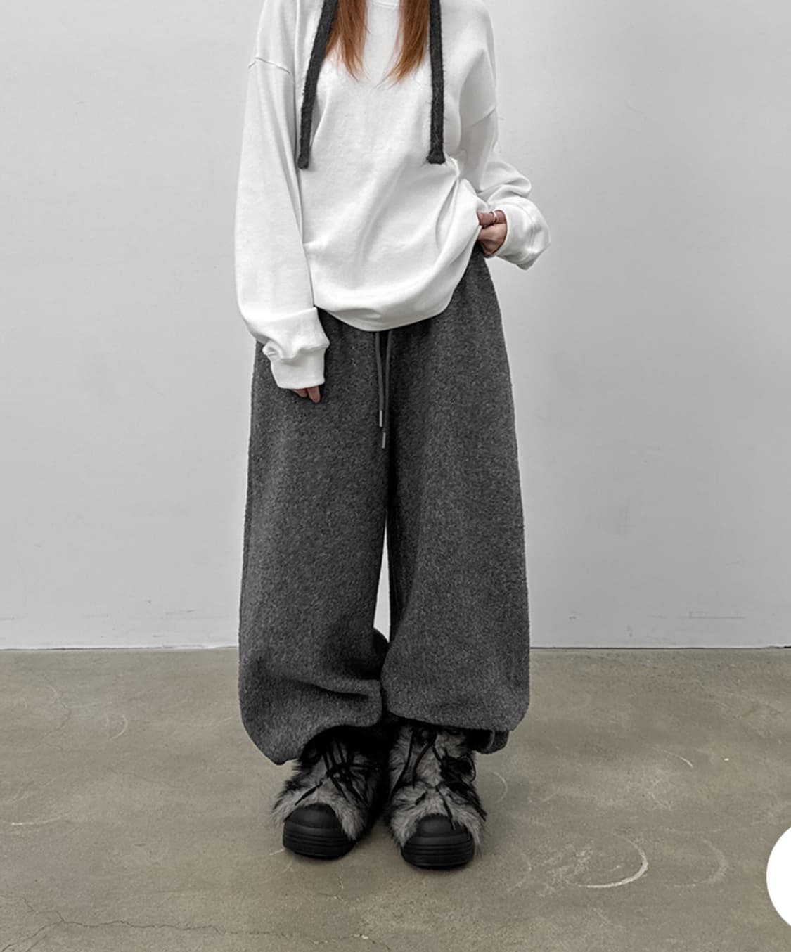 블랙업 베얼리 플리스 투웨이 밴딩팬츠 상품이미지2