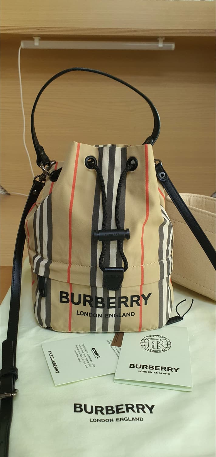 버버리 포이베 버킷백/크로스백 새상품급 정품(감정O) 상품이미지2