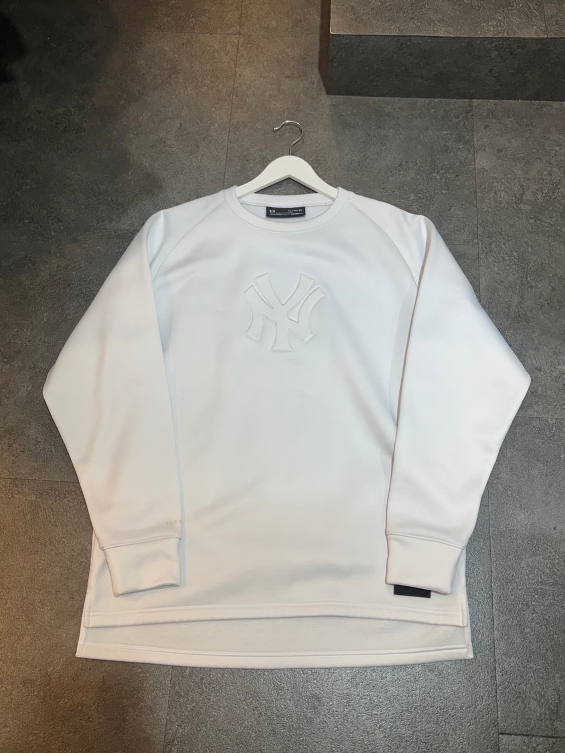 언더아머 맨투맨 화이트 XL 상품이미지2