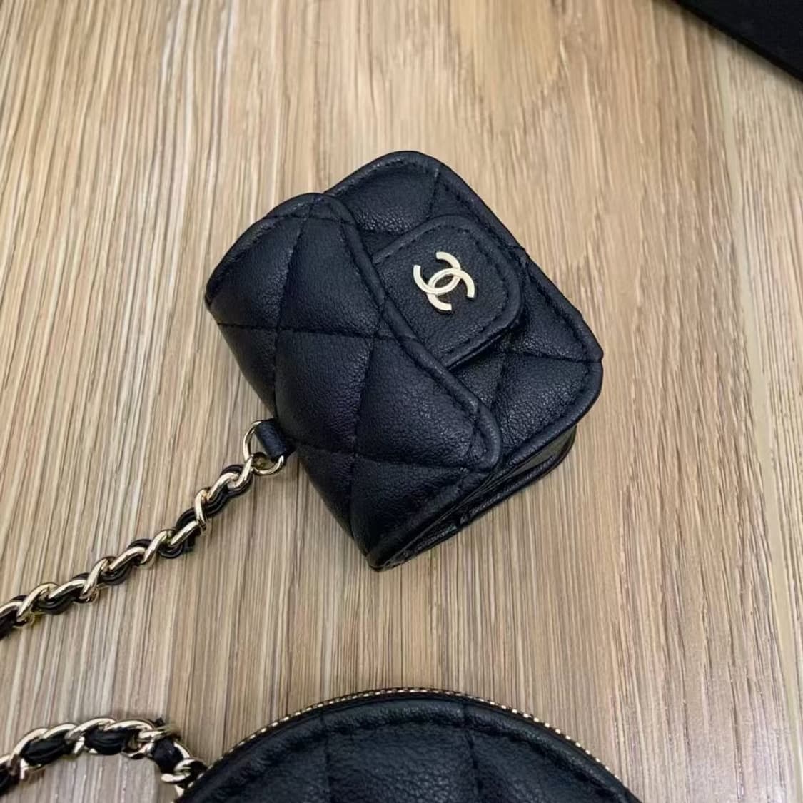 샤넬VIP 블랙 CC로고 에어팟 케이스 & 동전지갑 샤넬 참 상품이미지7