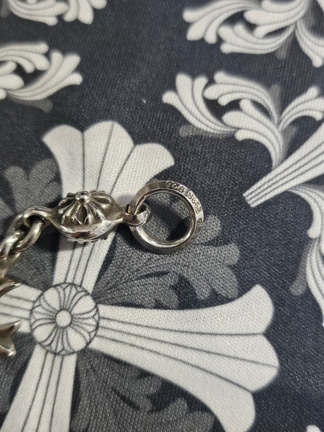 크롬하츠 원볼 타이니 크로스 펜던트 상품이미지3