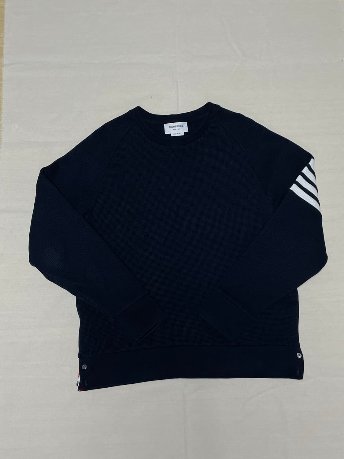 새상품급) 톰브라운 사선완장 래글런 와플 니트 맨투맨 [4] 상품이미지1