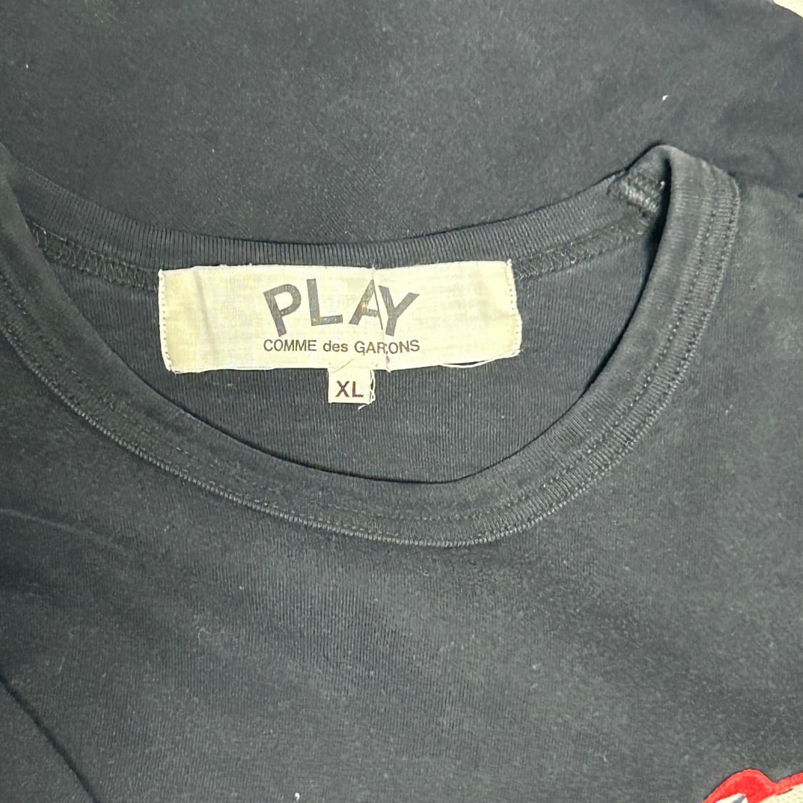 XL 꼼데가르송 레드와펜 블랙 반팔티 상품이미지4