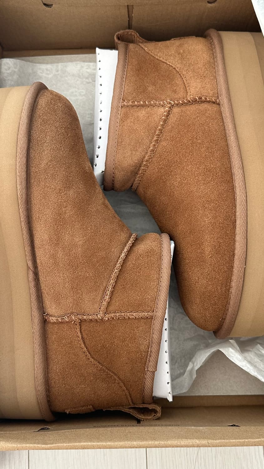 어그 클래식 울트라 플랫폼 미니 230 상품이미지2