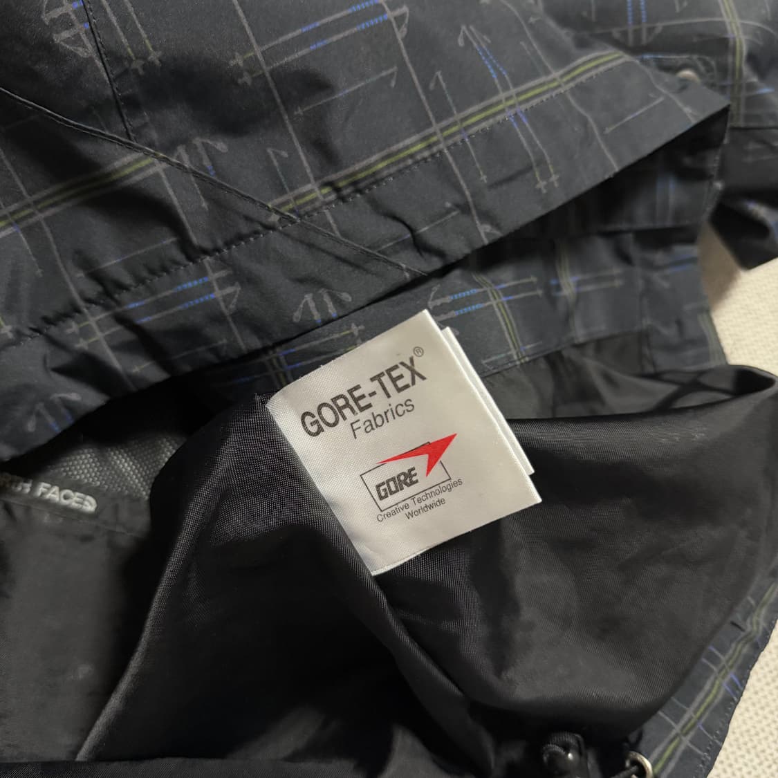 노스페이스 써밋시리즈 고어텍스XCR 마운틴 자켓 상품이미지4