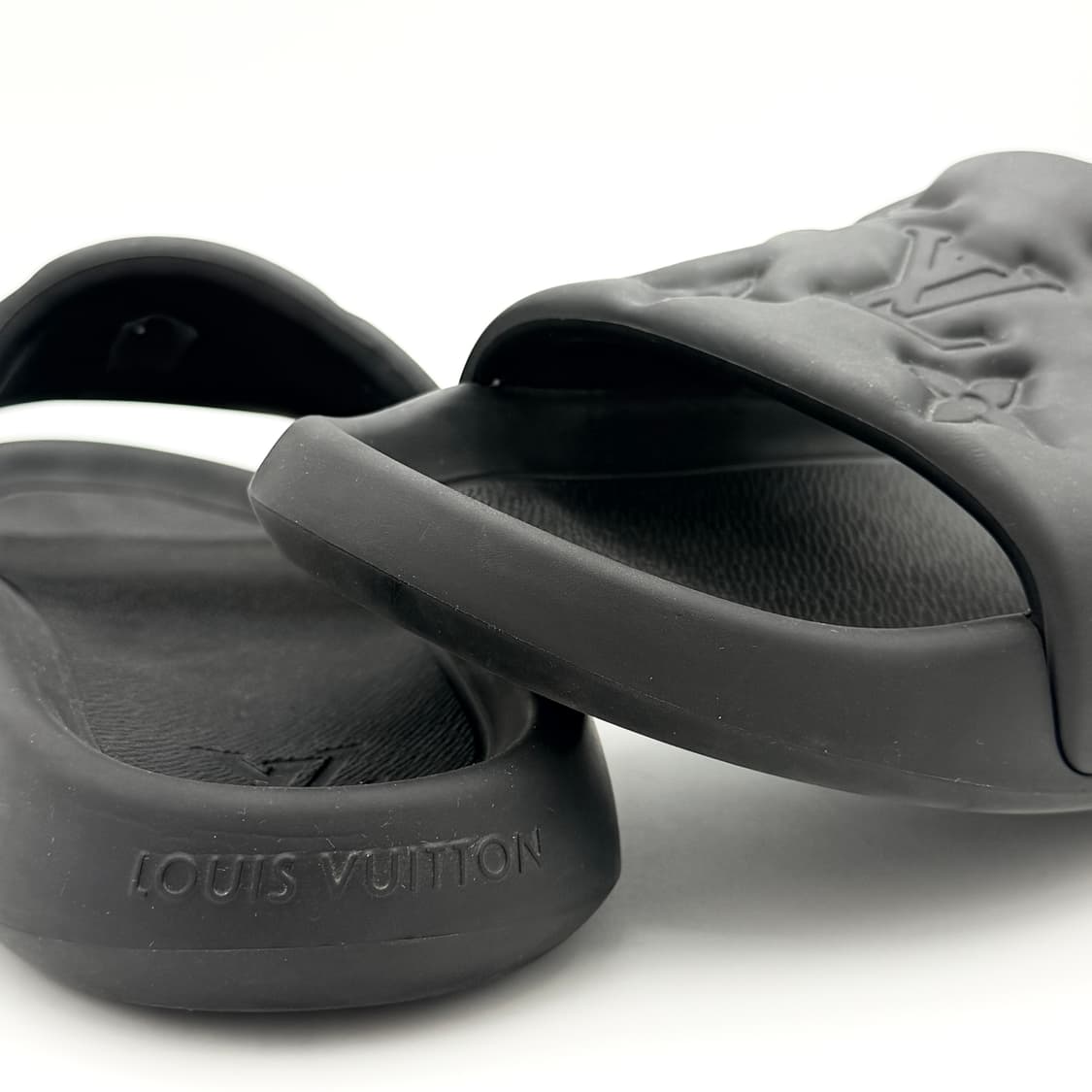 루이비통 워터프린트 모노그램 블랙 뮬 슬리퍼 사이즈 6 (250-255) 상품이미지4