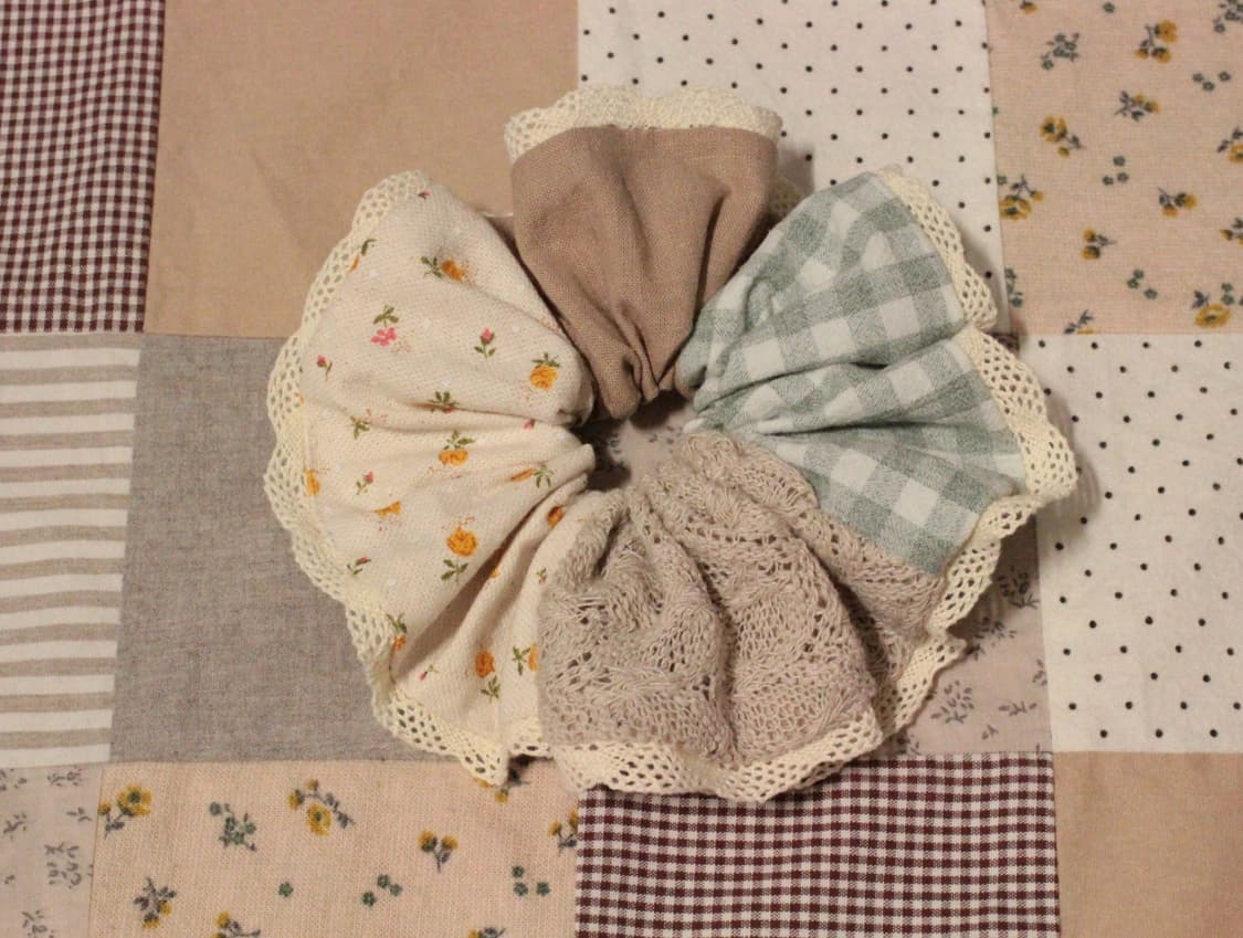 핸드메이드 패치워크 레이스 스크런치 상품이미지1