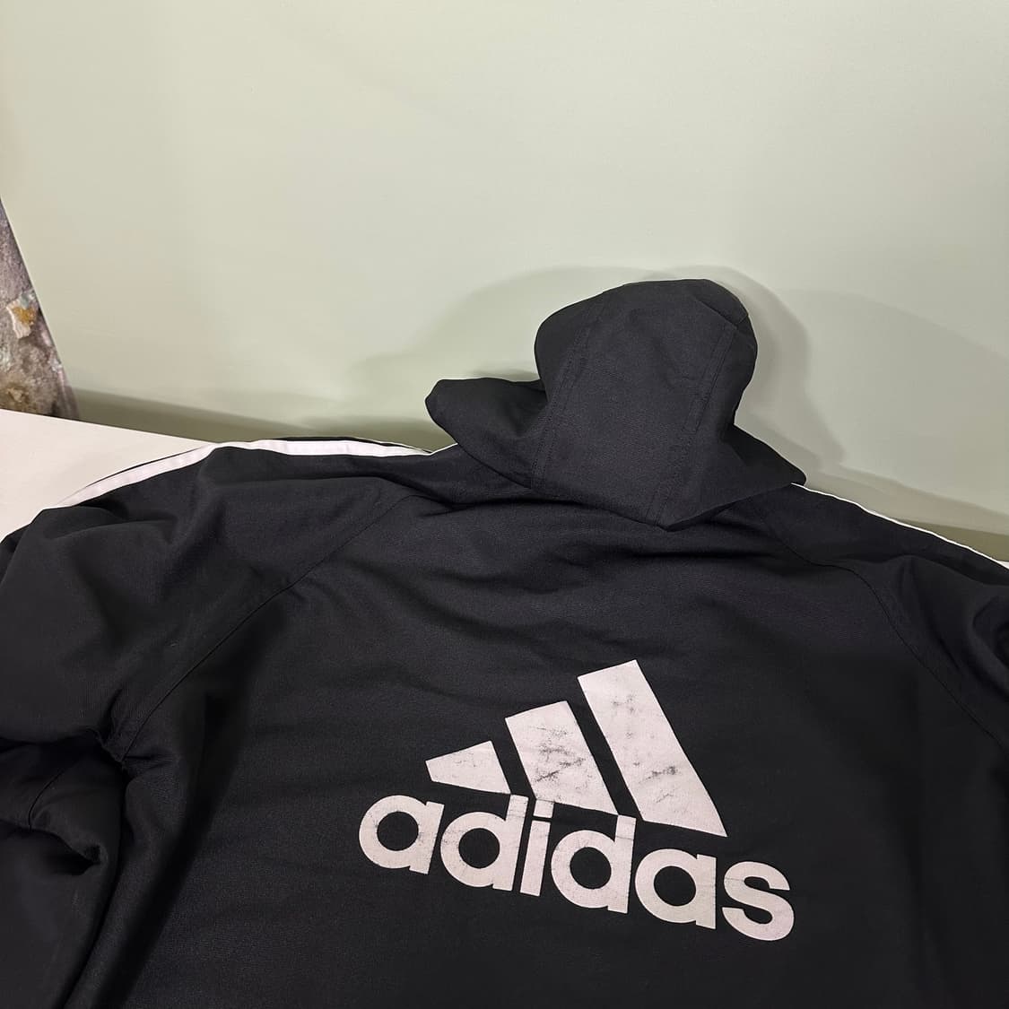 100 아디다스 블랙 백로고 벤치코트 돕바 상품이미지2