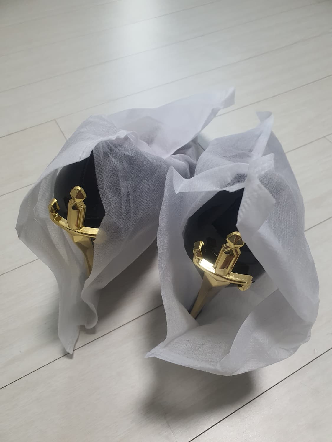 럭셔리 블랙 에나멜 스틸레토 하이힐 상품이미지10