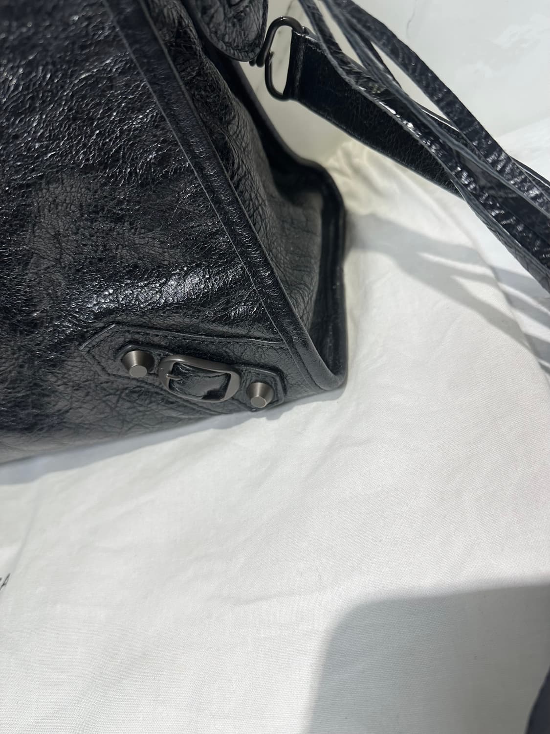 [SA급 정품] 발렌시아가 시티 모터백 미디움 블랙 상품이미지5