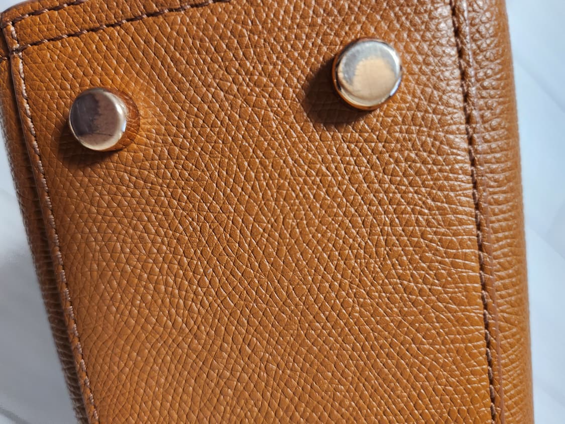 쿠론 스테파니 클래식 미니크로스 백

여성가방/토트백/숄더백/메인소재:  상품이미지8