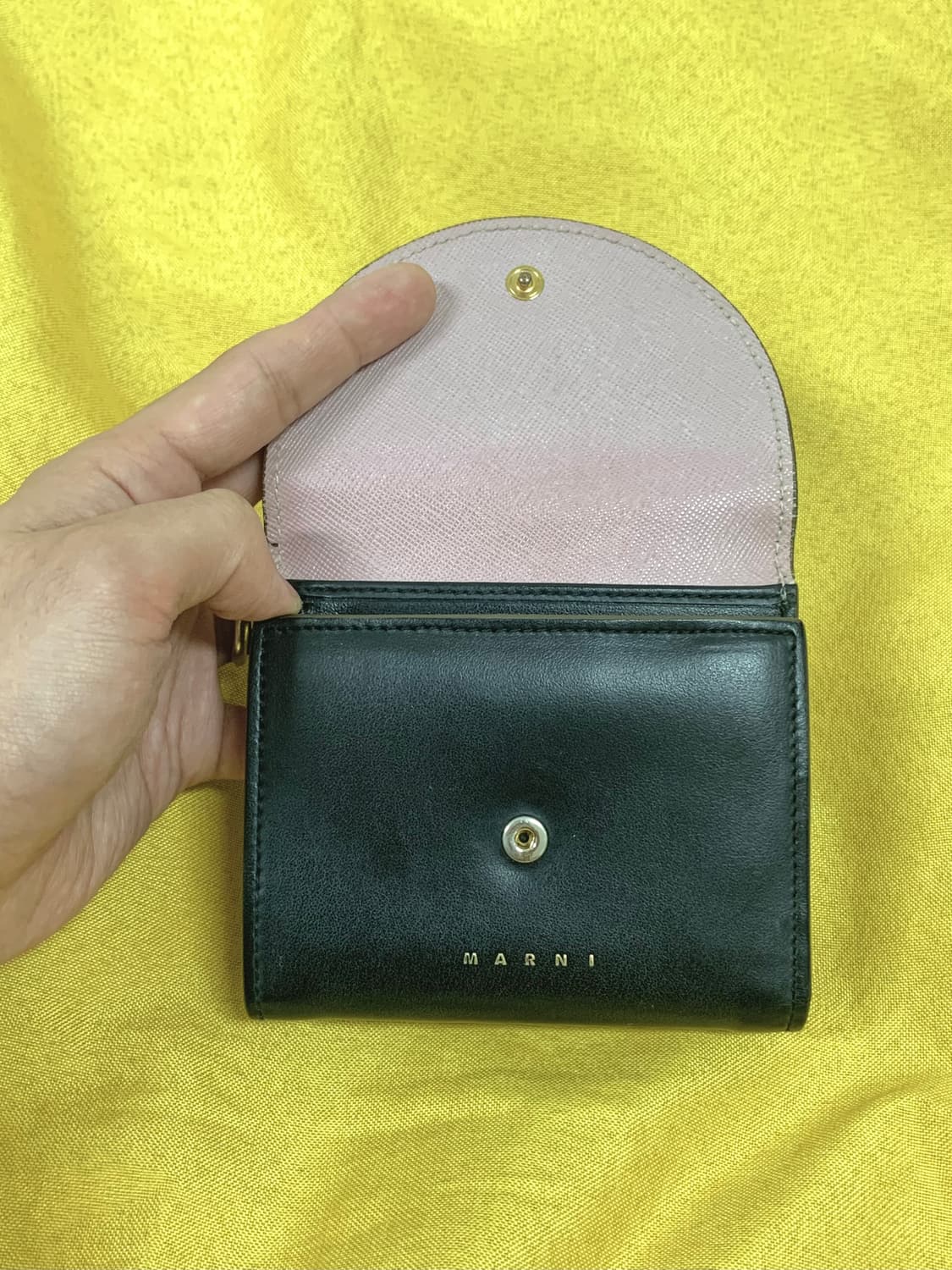 마르니 반달 반지갑 상품이미지2