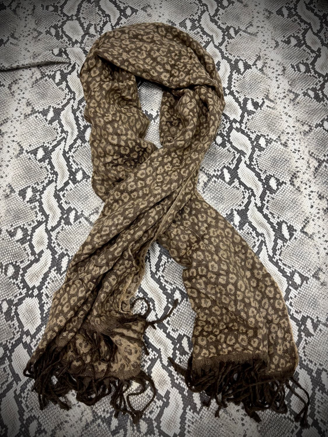 “Vintage” Brown Leopard Scarf 상품이미지1