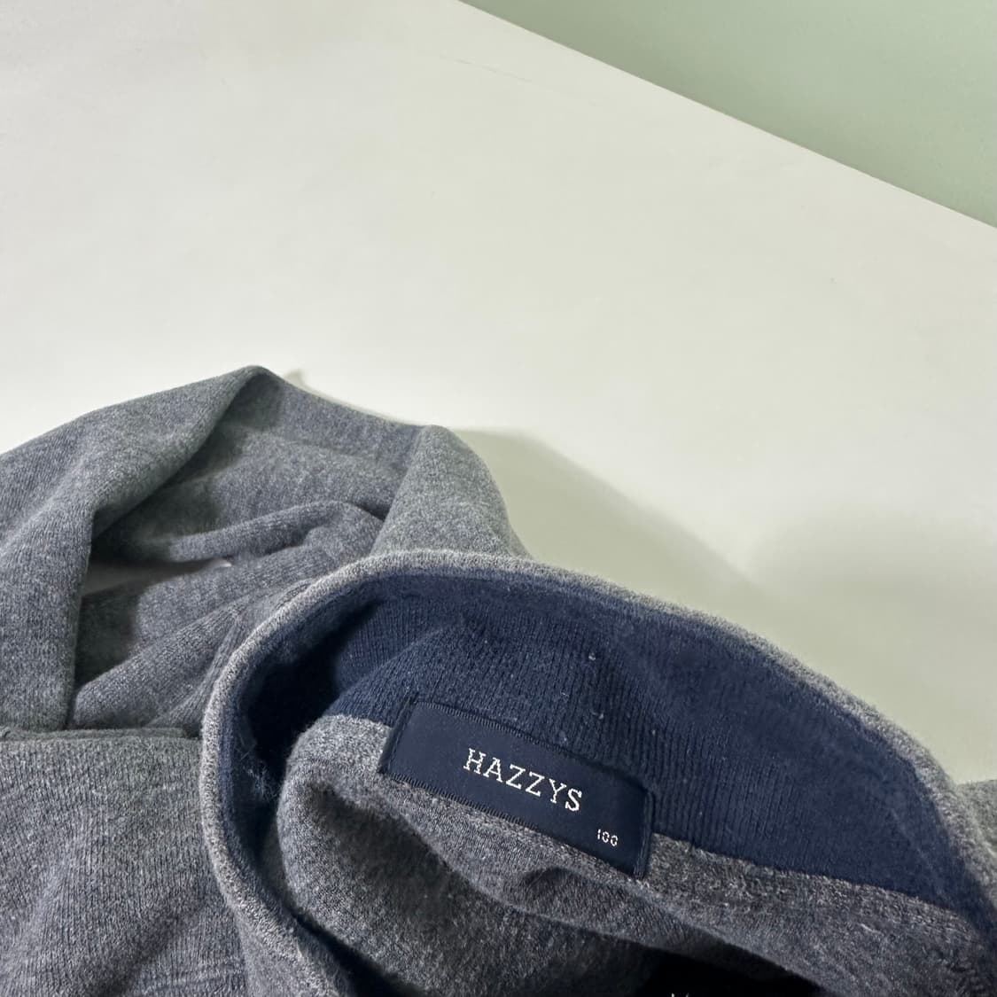 M 95-100 헤지스 그레이 기본로고 어깨체크 헨리넥맨투맨 상품이미지5